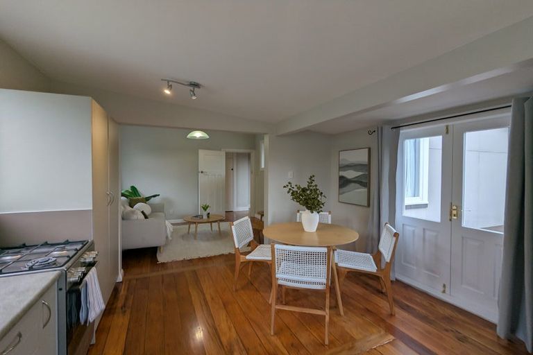 Photo of property in 99 Endeavour Street, Lyall Bay, Wellington, 6022