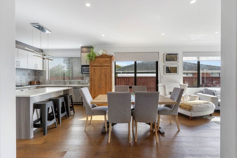 Photo of property in 39a Rodney Street, Howick, Auckland, 2014