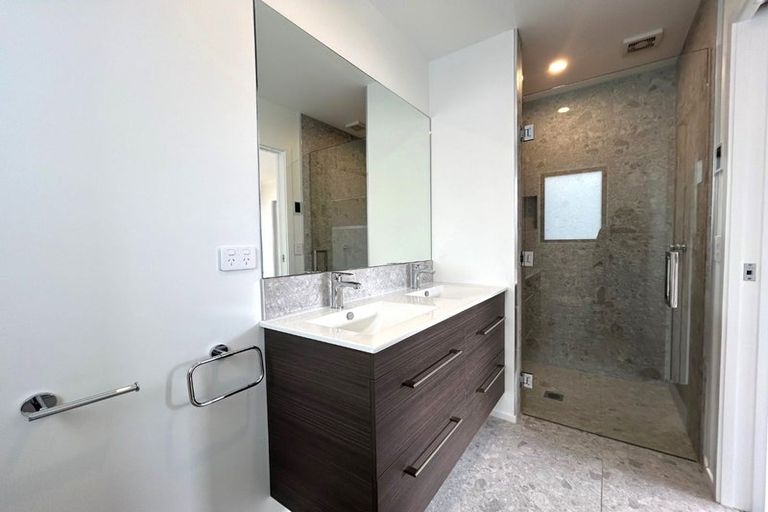 Photo of property in 96 Kotare Street, Waikanae, 5036