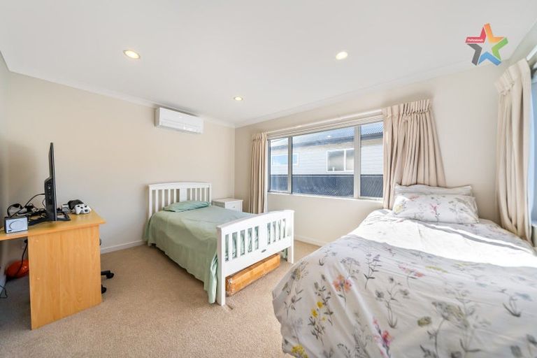 Photo of property in 60 Whites Line West, Woburn, Lower Hutt, 5010