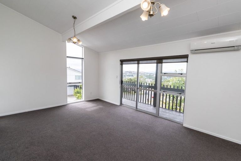Photo of property in 11 Nalanda Crescent, Broadmeadows, Wellington, 6035
