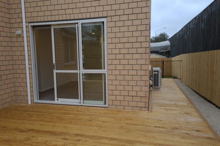 Photo of property in 43c Oreil Avenue, West Harbour, Auckland, 0618