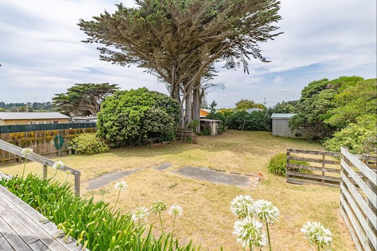Photo of property in 13 Rangitane Street, Himatangi Beach, Foxton, 4891
