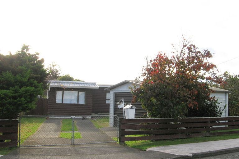 Photo of property in 7 Waimarie Avenue, Paraparaumu, 5032