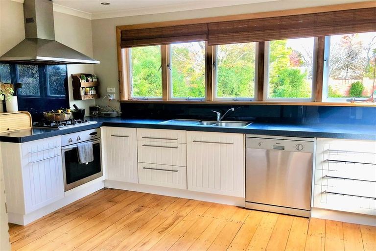 Photo of property in 1 Edward Street, Dannevirke, 4930