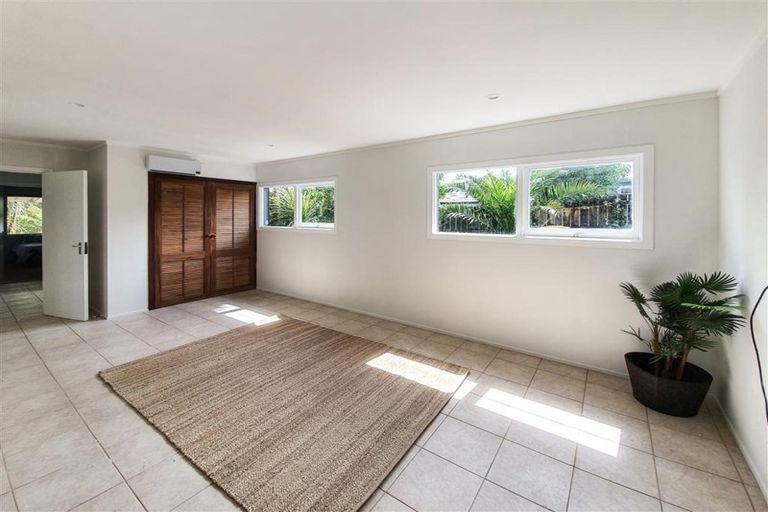 Photo of property in 2/44 Toroa Street, Torbay, Auckland, 0630