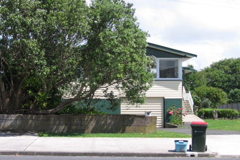 Property details for 19 Connaught Street, Blockhouse Bay, Auckland, 0600