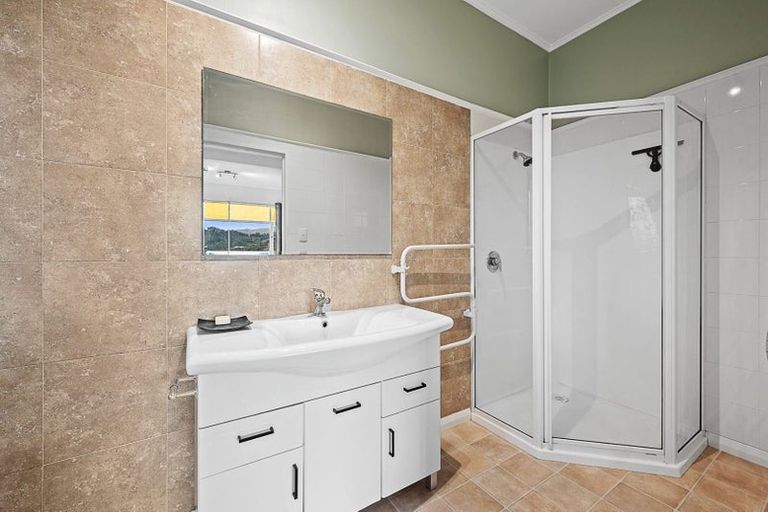 Photo of property in 58 Durham Street, Picton, 7220