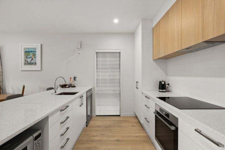 Photo of property in 33 Mulholland Drive, Jacks Point, 9371