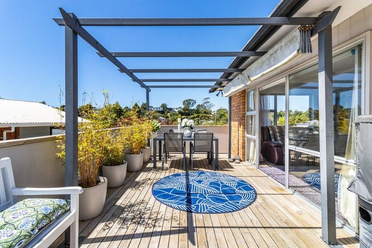 Photo of property in 6 Carlton Terrace, Westown, New Plymouth, 4310