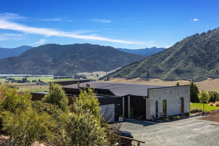 Photo of property in 1424 Queen Charlotte Drive, Linkwater, 7281