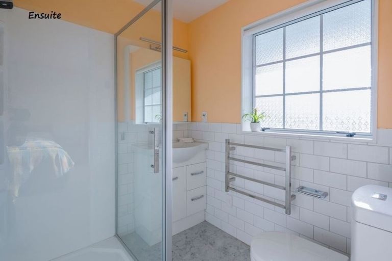 Photo of property in 90 Rimu Street, Waikanae, 5036