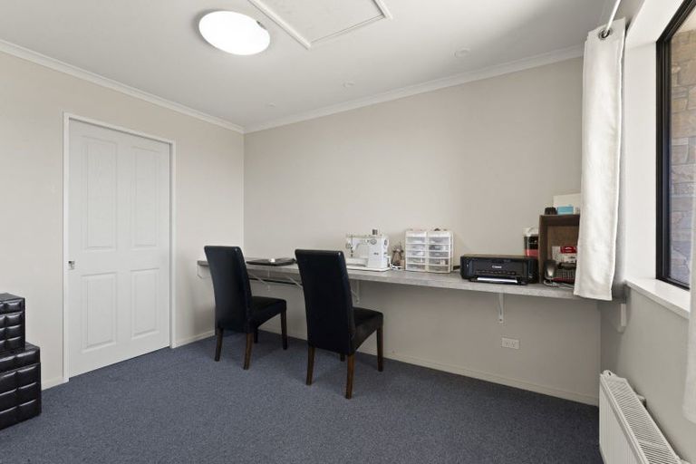 Photo of property in 67 Surrey Heights, Waihola, Outram, 9073