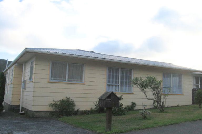 Photo of property in 210 Mitchell Street, Brooklyn, Wellington, 6021