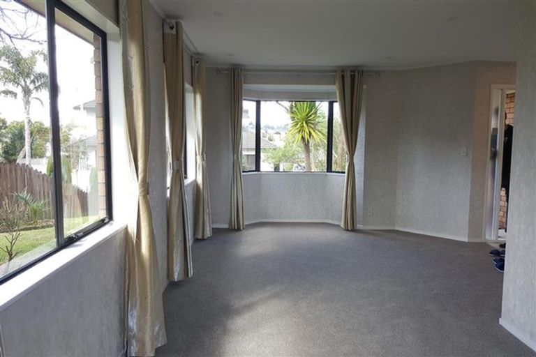 Photo of property in 6 Vesca Place, Golflands, Auckland, 2013