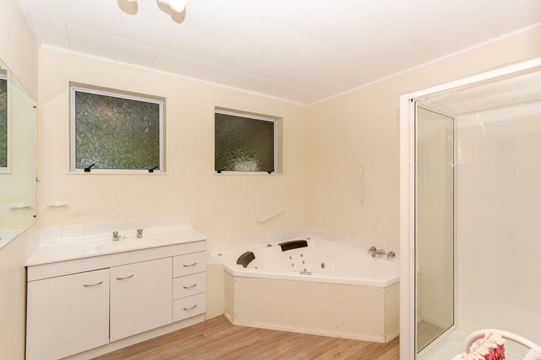 Photo of property in 309 Manutahi Road, Lepperton, New Plymouth, 4372