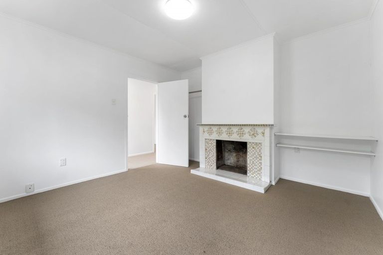 Photo of property in 33 Weymouth Street, New Plymouth, 4310