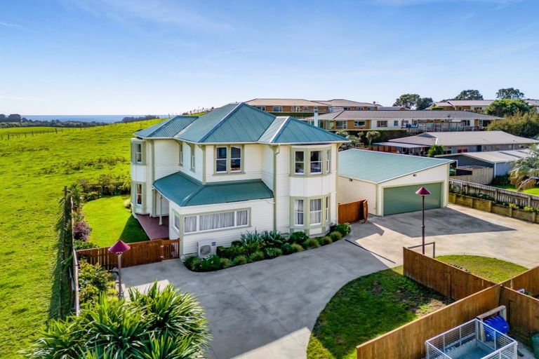 Photo of property in 30a Pohutukawa Place, Bell Block, New Plymouth, 4312