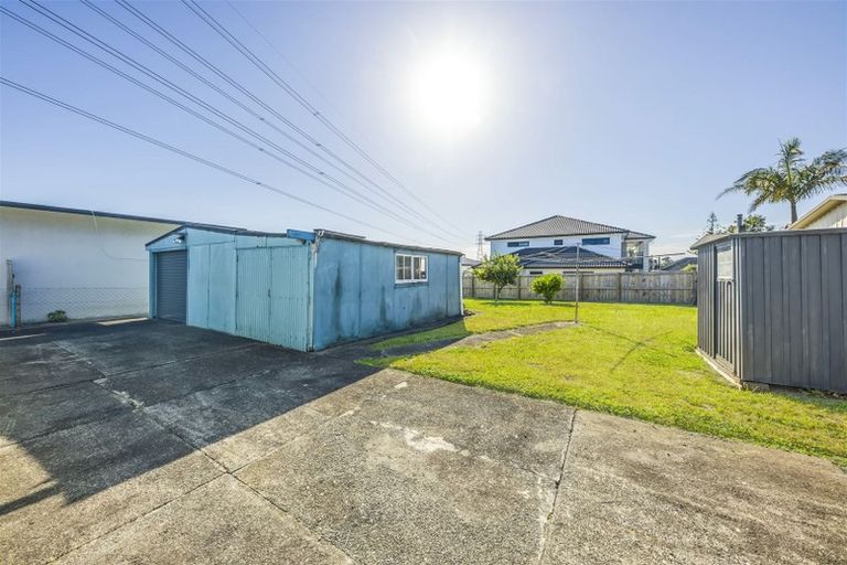 Photo of property in 306 Massey Road, Mangere East, Auckland, 2024