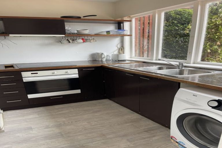 Photo of property in 24 Beacon Hill Road, Strathmore Park, Wellington, 6022