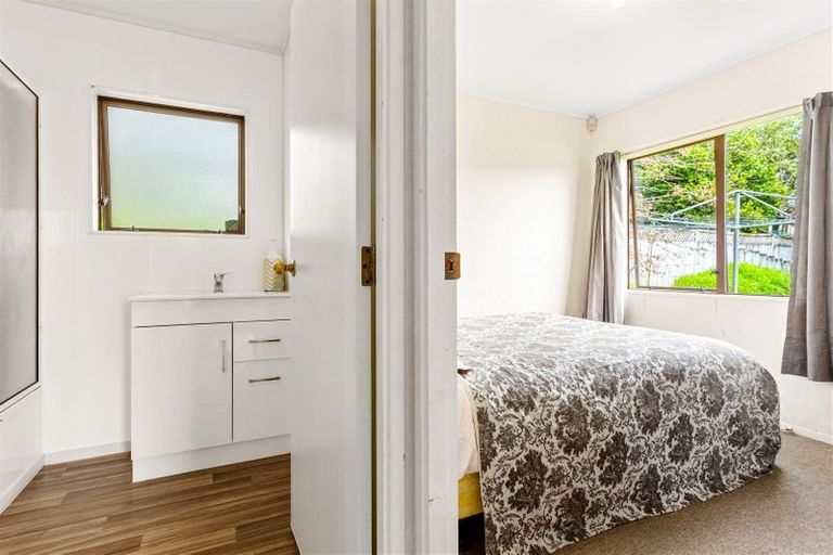 Photo of property in 8 Garton Drive, Massey, Auckland, 0614