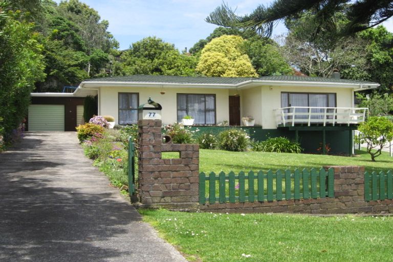 Photo of property in 77 Taylor Road, Mangere Bridge, Auckland, 2022