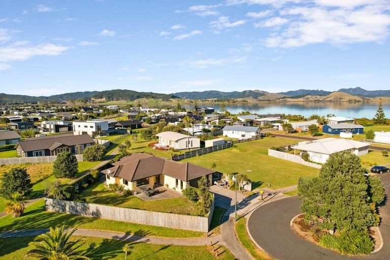 Photo of property in 106 Benjamin Place, Matarangi, Whitianga, 3592