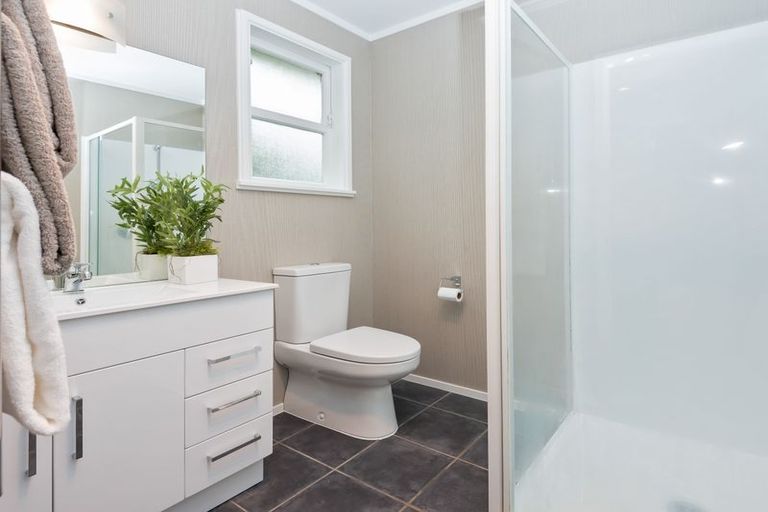 Photo of property in 12 Minerva Terrace, Cockle Bay, Auckland, 2014