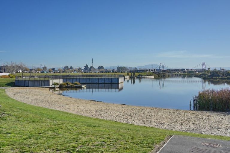 Photo of property in 28 Te Hurunui Drive, Pegasus, 7612