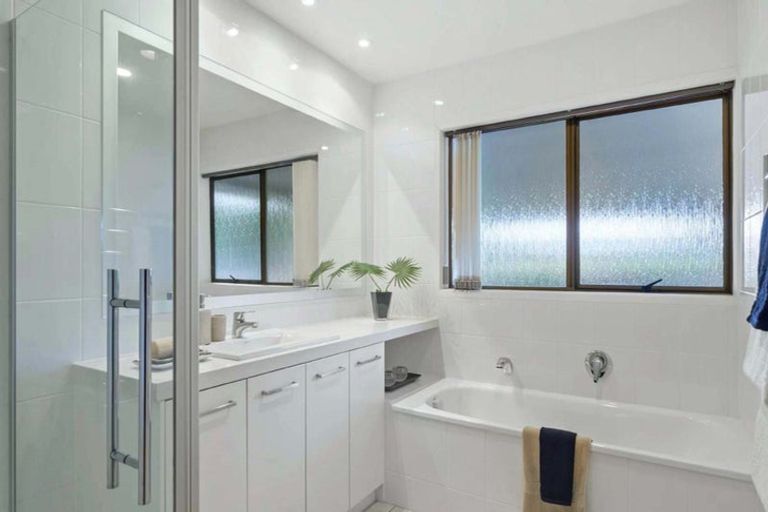 Photo of property in 370 Point View Drive, Shamrock Park, Auckland, 2016