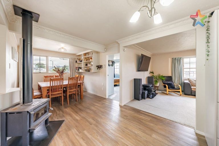 Photo of property in 32 Invercargill Drive, Kelson, Lower Hutt, 5010