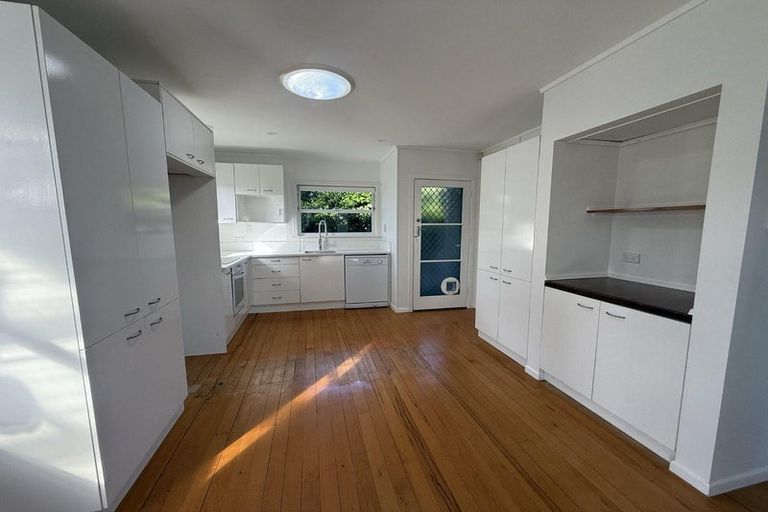 Photo of property in 34 Levesque Street, Birkdale, Auckland, 0626