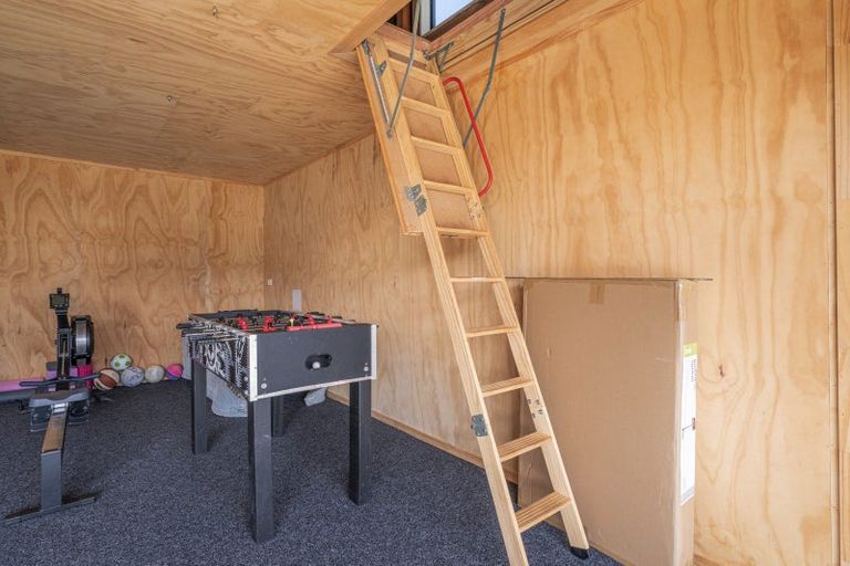 Photo of property in 128 Kupe Drive, Whitianga, 3510