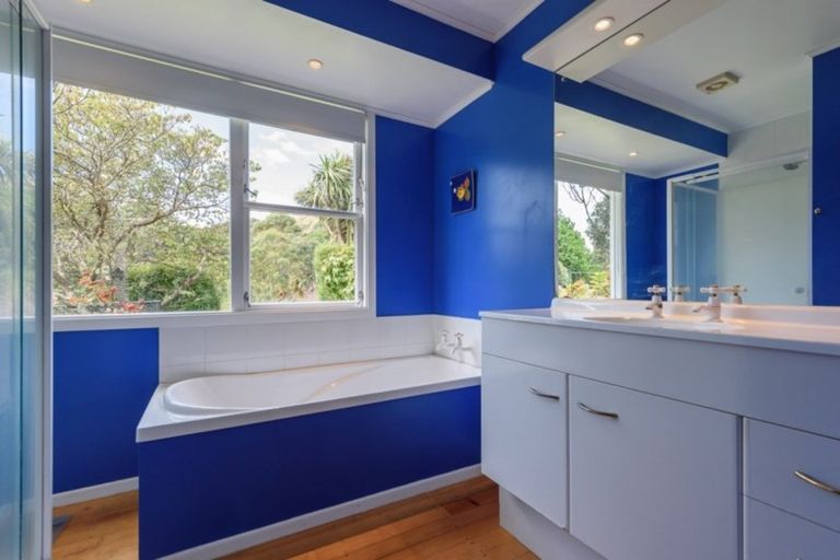 Photo of property in 30 Leinster Avenue, Raumati South, Paraparaumu, 5032