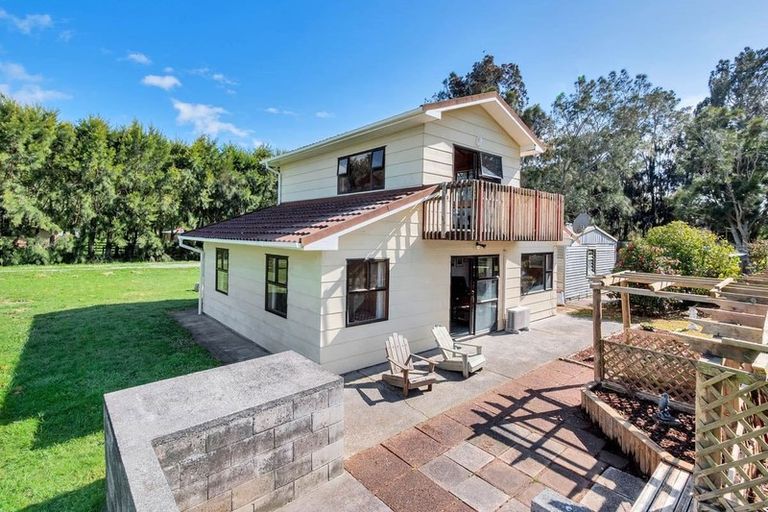 Photo of property in 42 Rimmer Road, Helensville, 0875