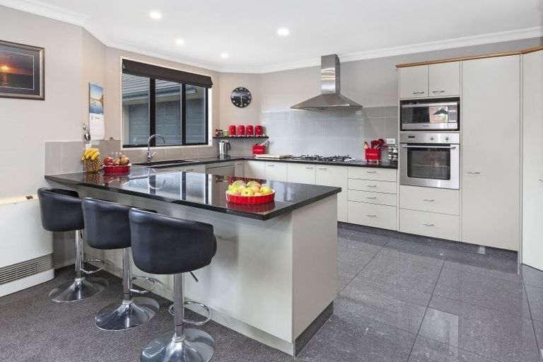 Photo of property in 28 Glasnevin Drive, Casebrook, Christchurch, 8051