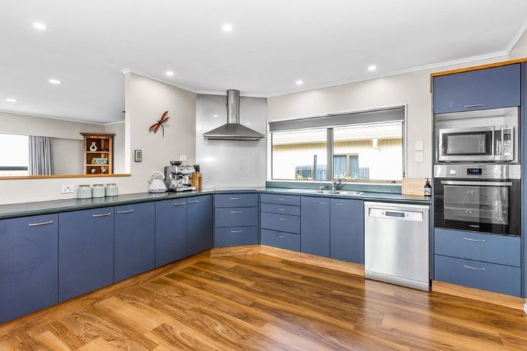 Photo of property in 58 Churchill Drive, Taradale, Napier, 4112