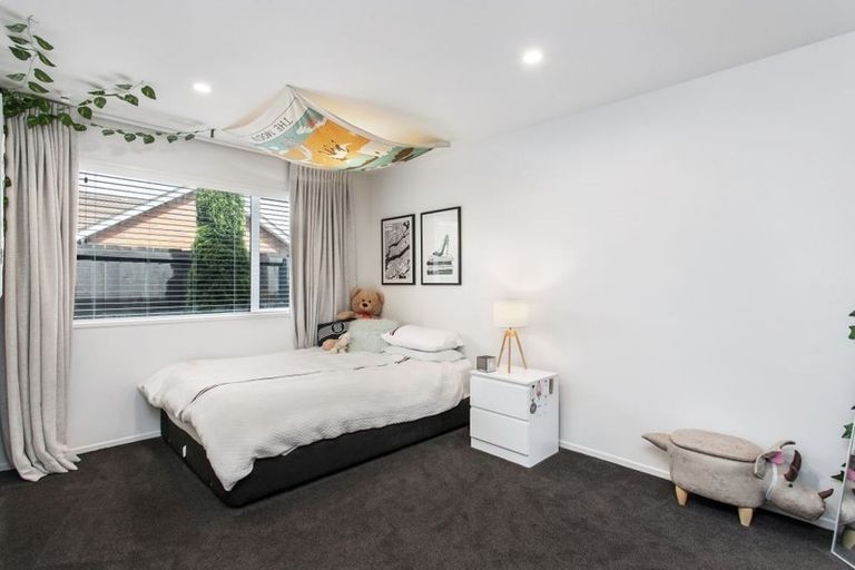 Photo of property in 106 Regency Crescent, Redwood, Christchurch, 8051