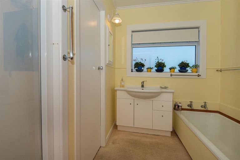 Photo of property in 6 George Point Road, Onerahi, Whangarei, 0110