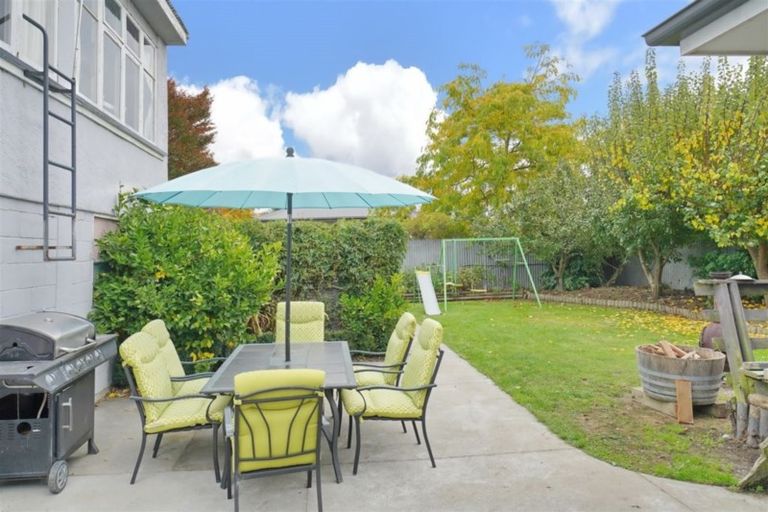 Photo of property in 9 Ashgrove Street, Rangiora, 7400