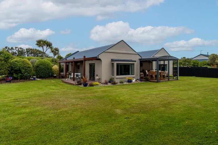 Photo of property in 17 Raeburn Avenue, Otatara, Invercargill, 9879