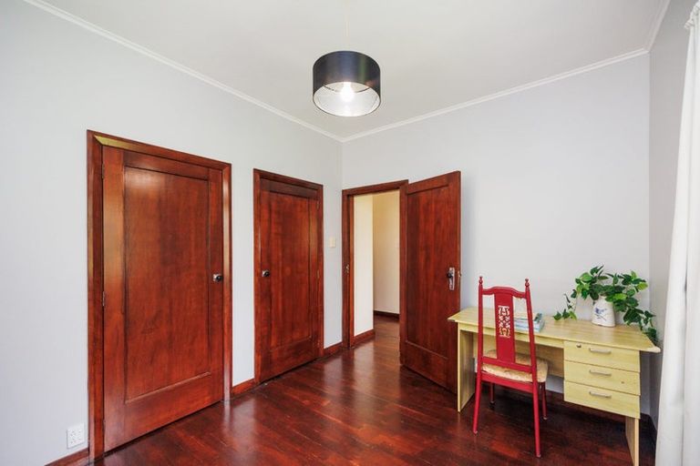 Photo of property in 210 College Street, West End, Palmerston North, 4412