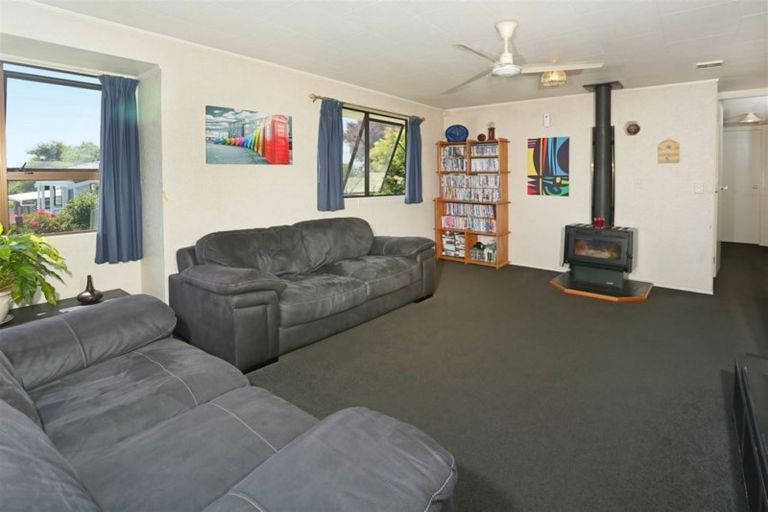 Photo of property in 1/1 Marlene Avenue, Te Atatu South, Auckland, 0610