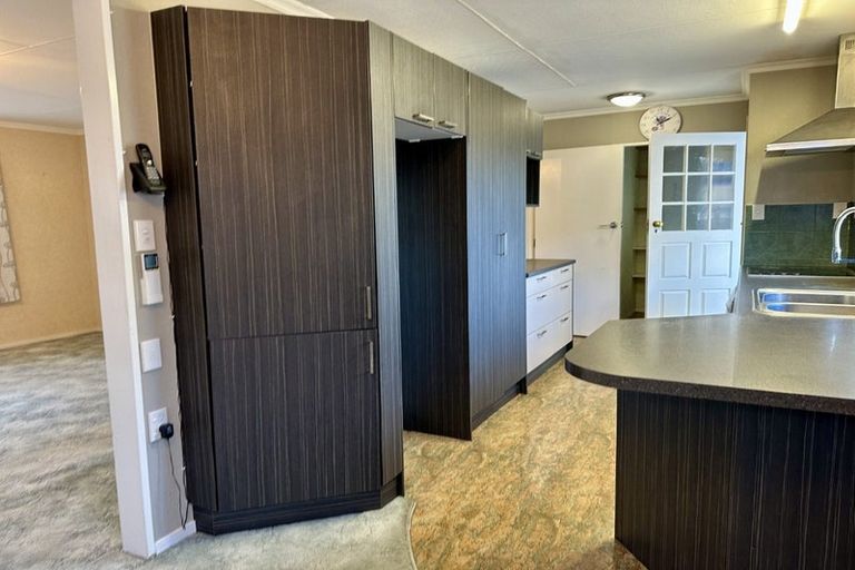 Photo of property in 58 Rhodes Drive, Kelvin Grove, Palmerston North, 4414