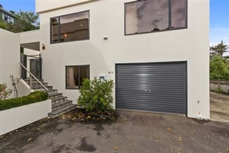 Photo of property in 2/14 Duncan Street, Tawa, Wellington, 5028