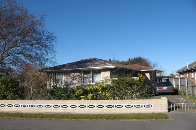 Photo of property in 1 Roswell Place, Islington, Christchurch, 8042