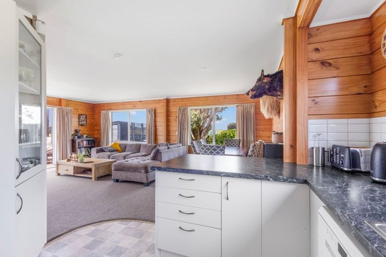 Photo of property in 957 Pukearuhe Road, Waiiti, Urenui, 4377