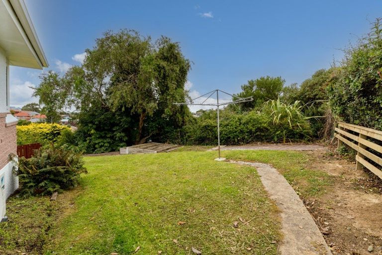 Photo of property in 9 Honeystone Street, Helensburgh, Dunedin, 9010