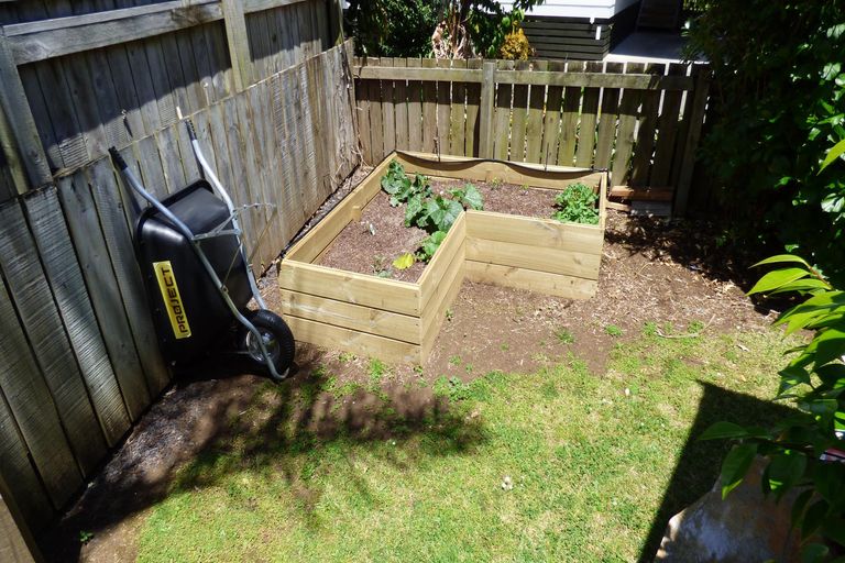 Photo of property in 2/17 Lanark Road, Kerikeri, 0230