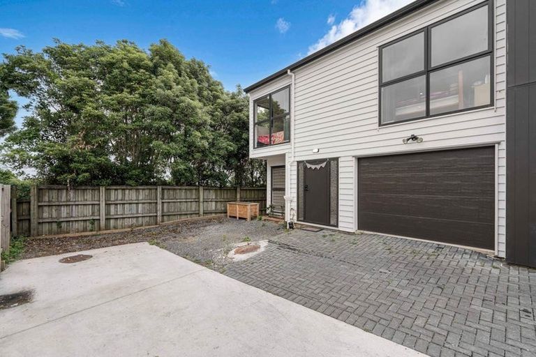 Photo of property in 11d Kimdale Place, Totara Heights, Auckland, 2105